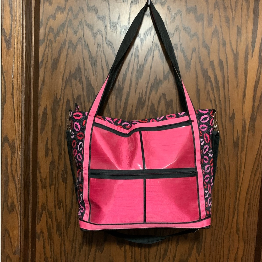Display tote